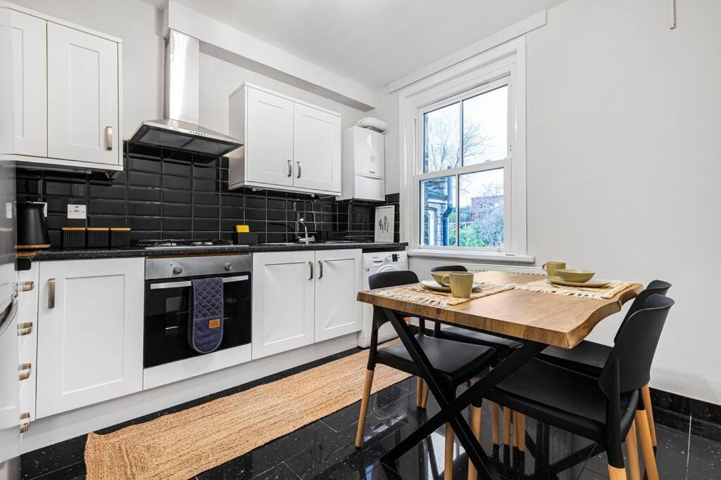 Modern 2 Bedroom Townhouse Flat In King's Cross * Londres